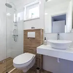 Parque de Campismo Homes Grot Gradac (Split-Dalmatia)