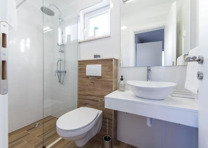 אתר קמפינג Homes Grot גראדאץ
