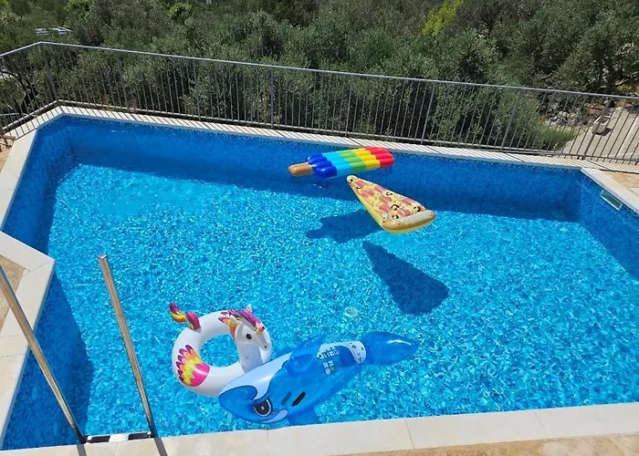 Homes Grot אתר קמפינג