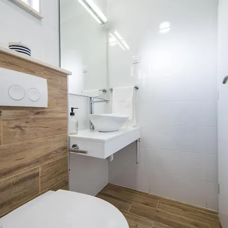 Homes Grot Gradac (Split-Dalmatia)