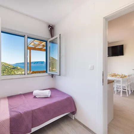 Homes Grot * Gradac (Split-Dalmatia)