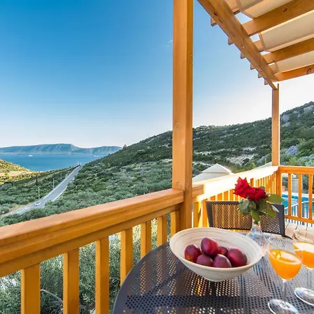 Homes Grot Campsite Gradac (Split-Dalmatia)