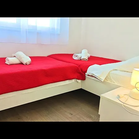 Homes Grot Gradac (Split-Dalmatia)